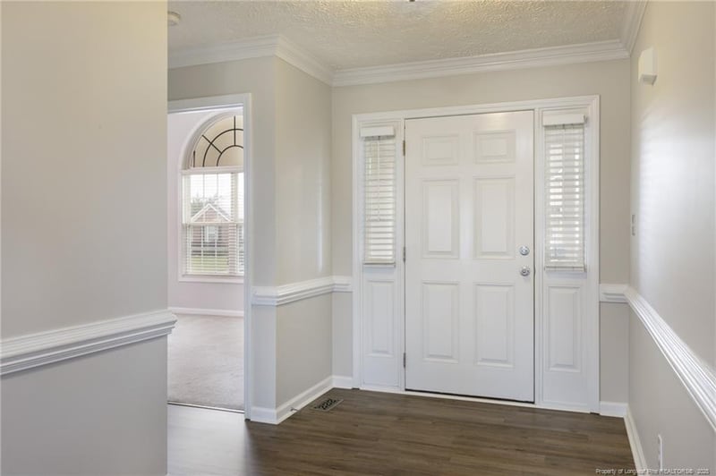 1040 Thistle Gold Dr, Hope Mills, NC 28348