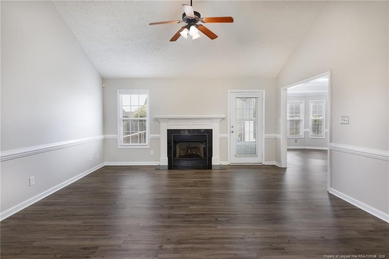 1040 Thistle Gold Dr, Hope Mills, NC 28348