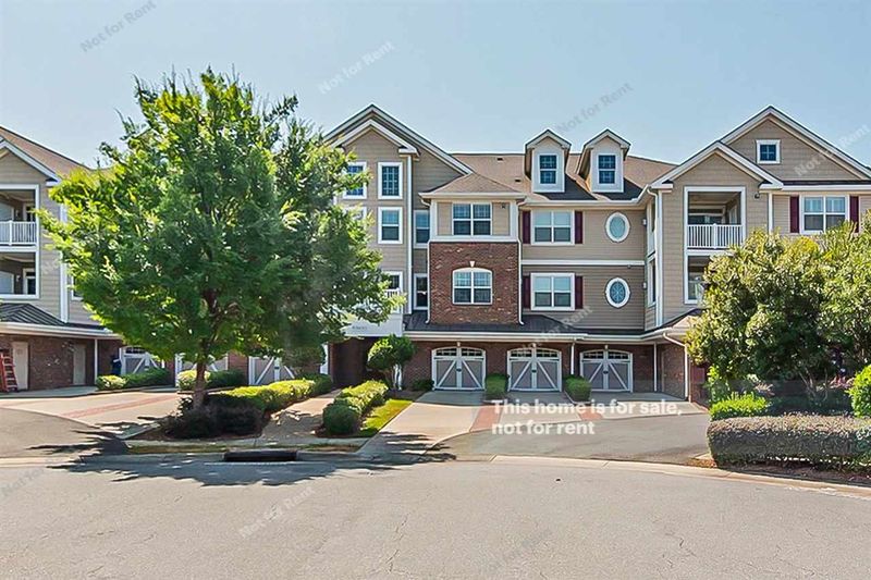 10400 Rosegate Ct #202, Raleigh, NC 27617