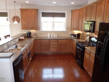 10400 Rosegate Ct #302, Raleigh, NC 27617