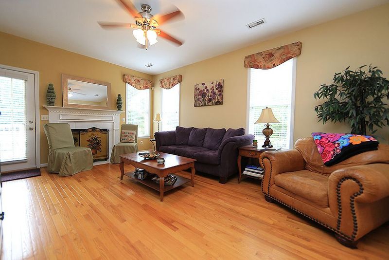 10400 Shadowlawn Dr, Raleigh, NC 27614