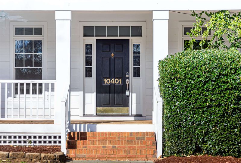 10401 Hallingdale Ct, Raleigh, NC 27614