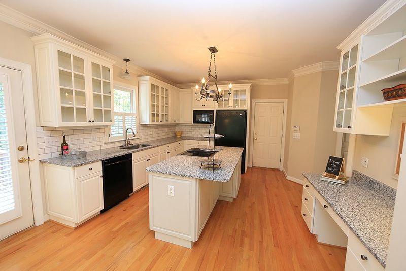 10408 Hallingdale Ct, Raleigh, NC 27614