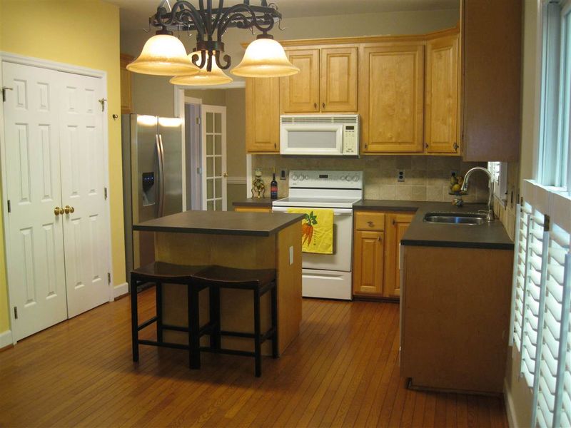 10409 Summerton Dr, Raleigh, NC 27614