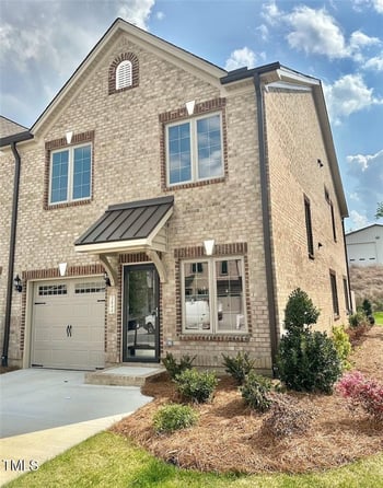 1041 Beechcraft Dr, Mebane, NC 27302