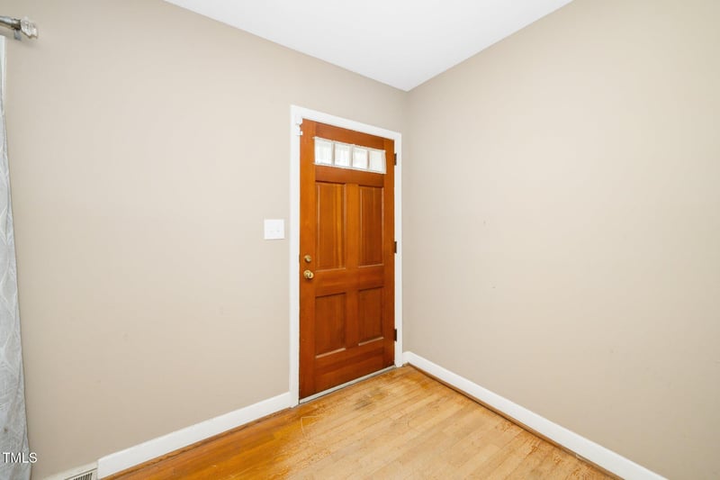 1041 Davis Dr, Apex, NC 27523