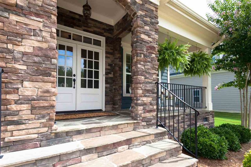 1041 Hollymont Dr, Holly Springs, NC 27540