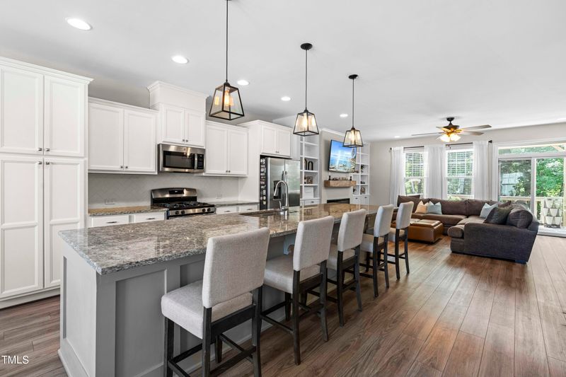 1041 Lathrop Ln, Apex, NC 27523