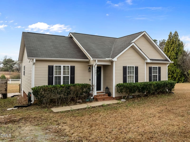 1041 Parkers Ridge Dr, Fuquay Varina, NC 27526