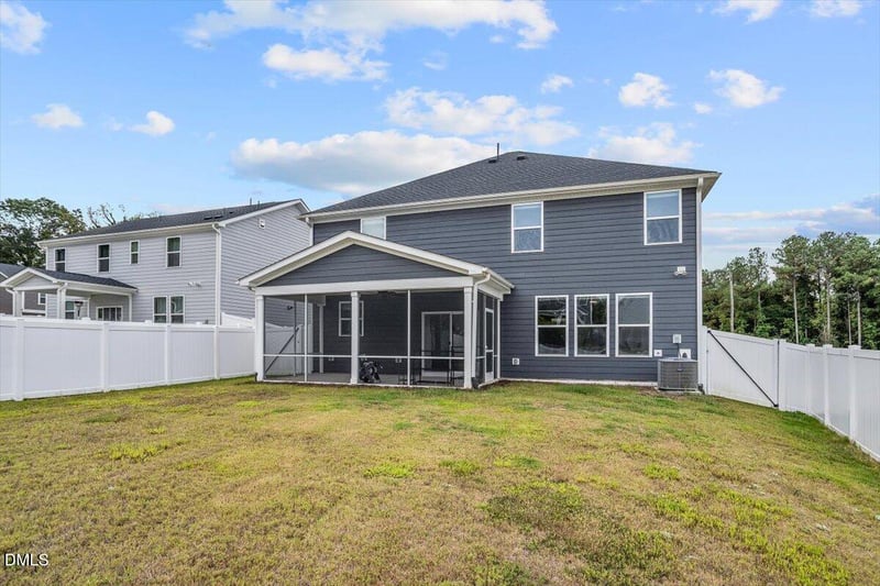 1041 Ringhill Bluff Dr, Durham, NC 27704