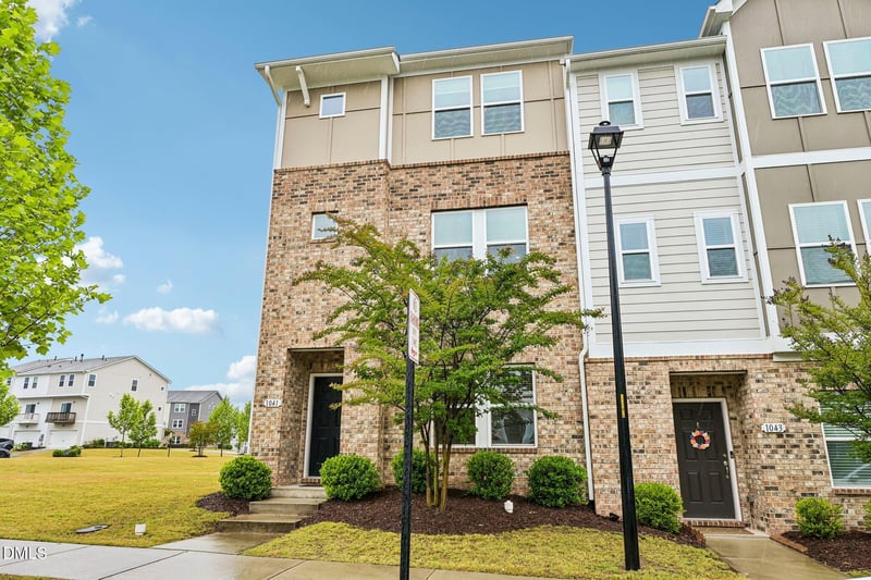 1041 Salt Glaze Ln, Cary, NC 27519