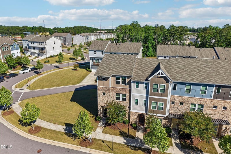 1041 Salt Glaze Ln, Cary, NC 27519