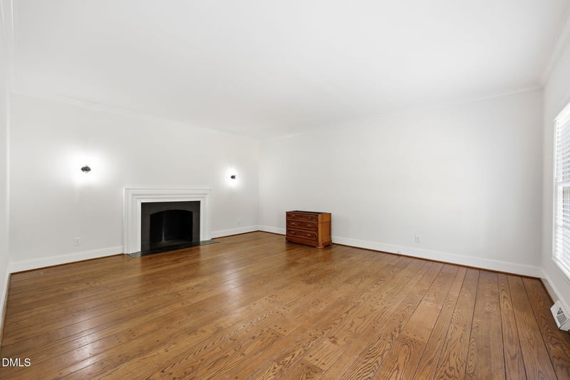 1041 Stowe St, Burlington, NC 27215