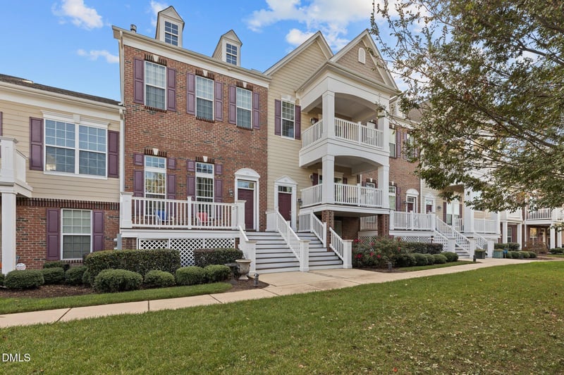 10410 Sablewood Dr, Raleigh, NC 27617
