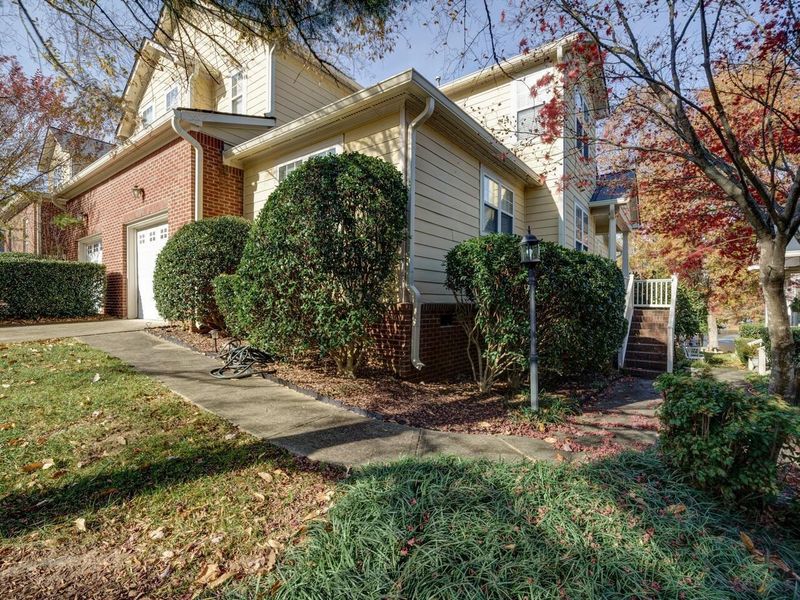 10410 Shadowlawn Dr, Raleigh, NC 27614