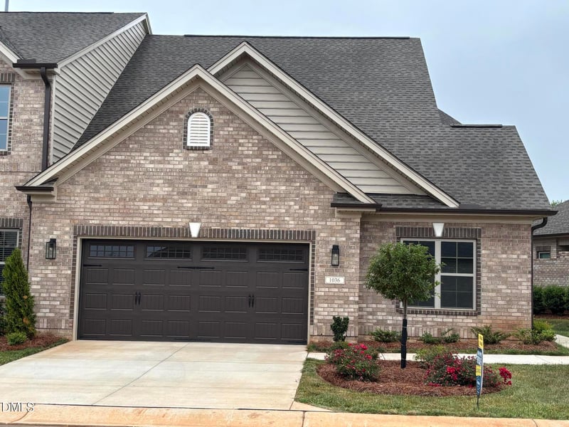 1042 Beechcraft Dr, Mebane, NC 27302