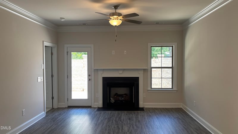 1042 Beechcraft Dr, Mebane, NC 27302
