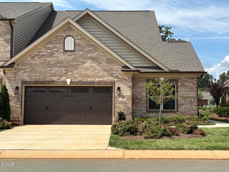 1042 Beechcraft Dr, Mebane, NC 27302