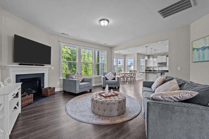 1042 Cardross St, Burlington, NC 27215