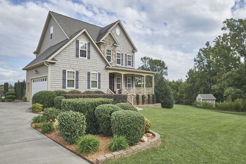1042 Heather Ln, Wake Forest, NC 27587