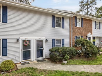 1042 Nottingham Ct, Cary, NC 27511