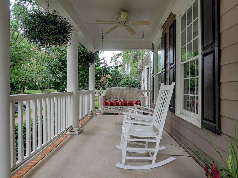 10424 Bedfordtown Dr, Raleigh, NC 27614