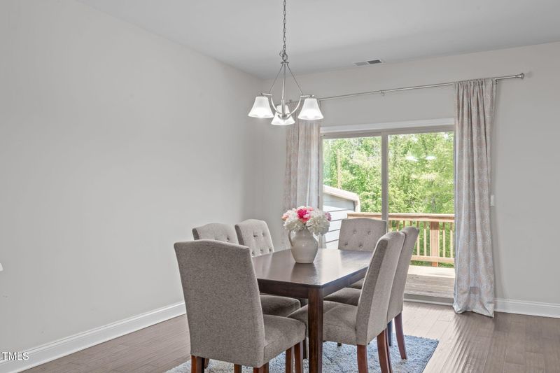 1043 Brownsmith Dr, Apex, NC 27502