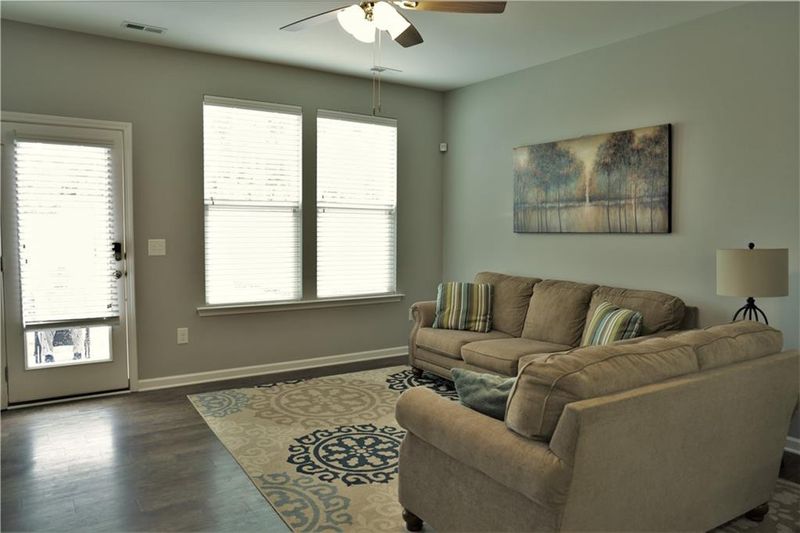 1043 Kenross Dr, Burlington, NC 27215