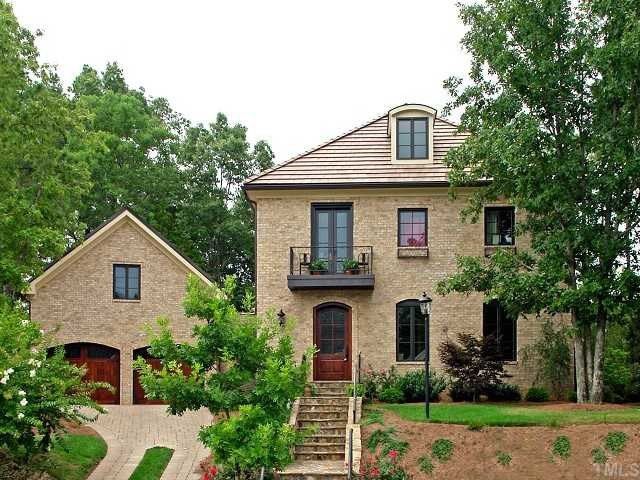 1043 Pinehurst Dr, Chapel Hill, NC 27517