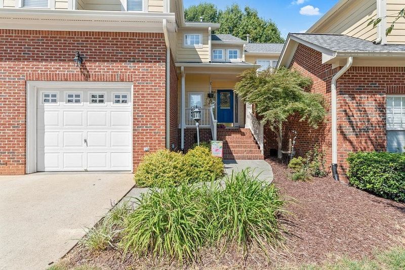 10432 Shadowlawn Dr, Raleigh, NC 27614