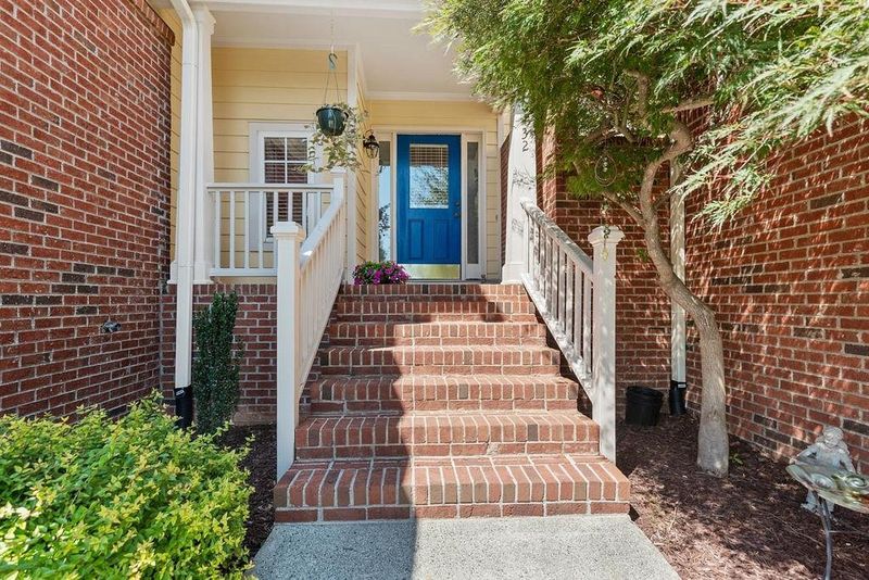 10432 Shadowlawn Dr, Raleigh, NC 27614
