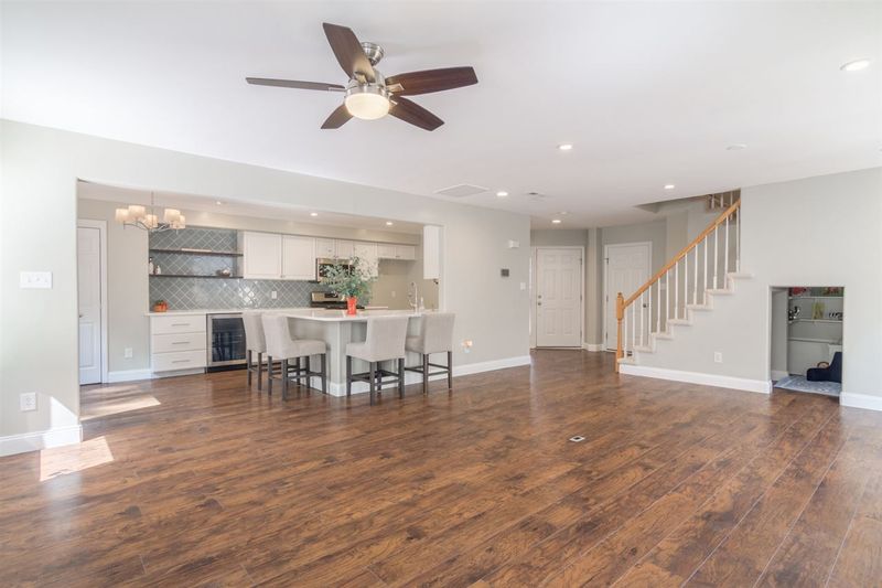 10437 Neland St, Raleigh, NC 27614