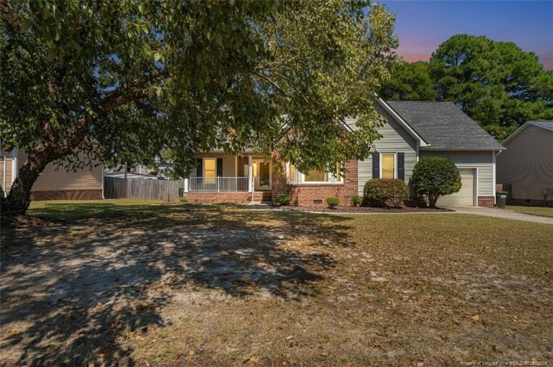 1044 Alexwood Dr, Hope Mills, NC 28348