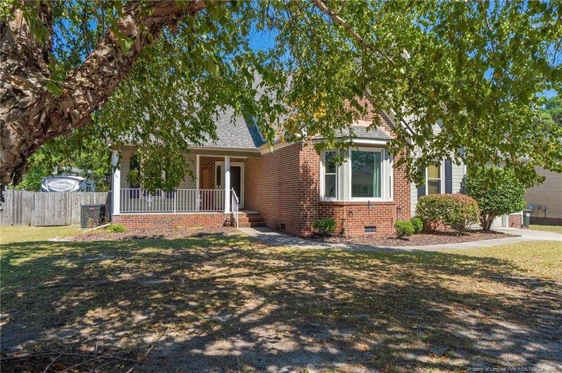 1044 Alexwood Dr, Hope Mills, NC 28348