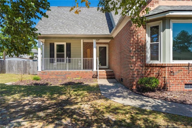 1044 Alexwood Dr, Hope Mills, NC 28348