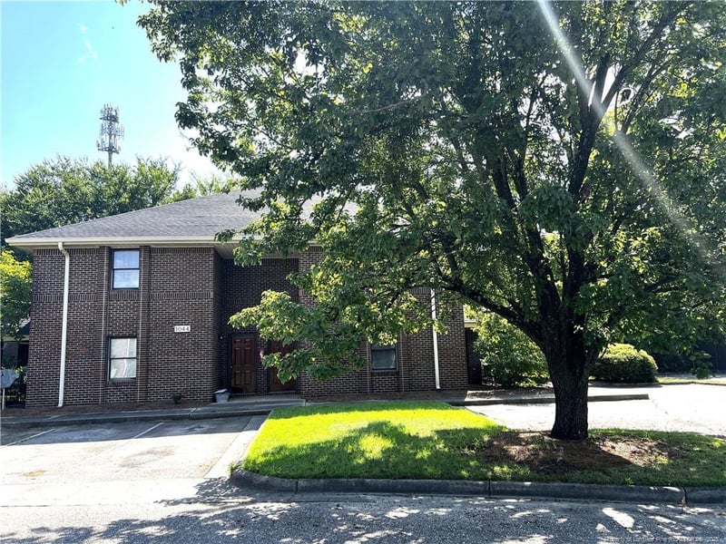 1044 Ancestry Dr, Fayetteville, NC 28304