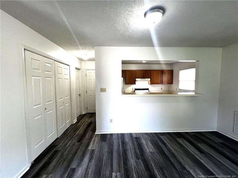 1044 Ancestry Dr, Fayetteville, NC 28304