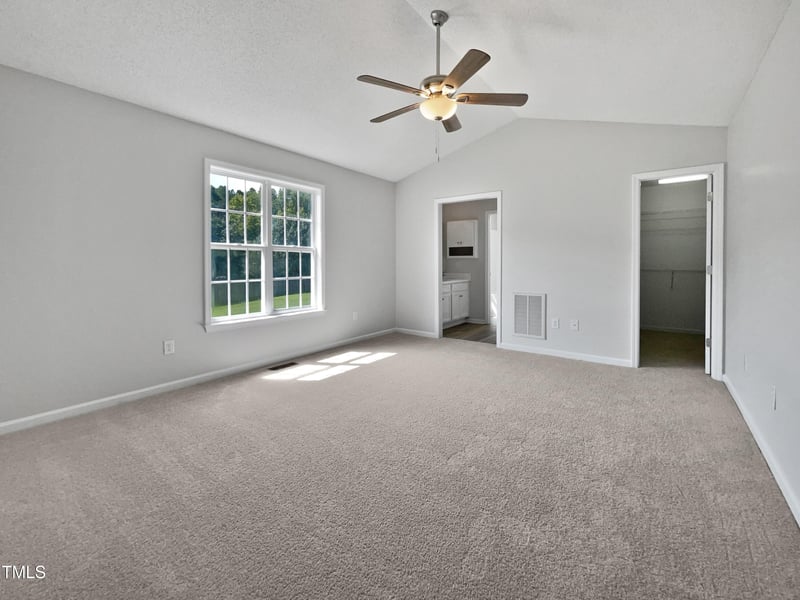 1044 Blue River Farm Dr, Raleigh, NC 27603