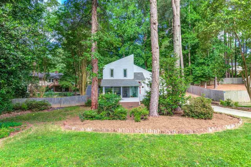 1044 Manchester Dr, Cary, NC 27511