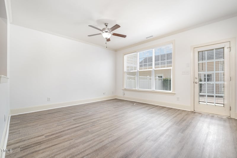 1044 Philpott Dr, Chapel Hill, NC 27517