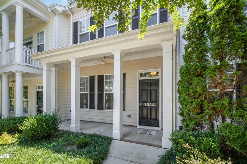 1044 Philpott Dr, Chapel Hill, NC 27517