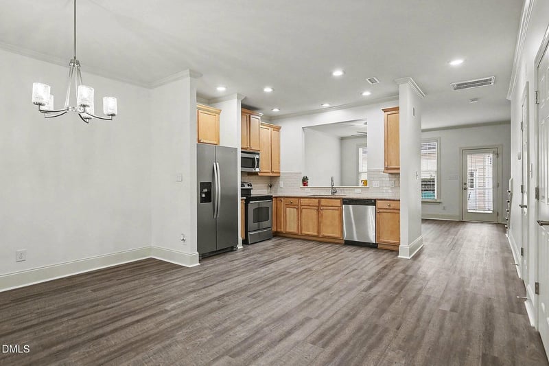 1044 Philpott Dr, Chapel Hill, NC 27517