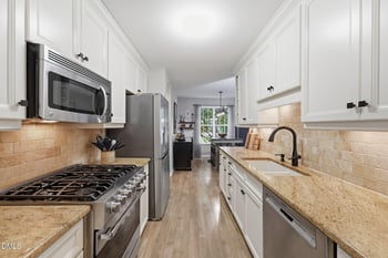 1044 S Willhaven Dr, Fuquay Varina, NC 27526