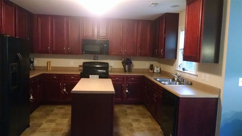 1045 Dexter Ridge Dr, Holly Springs, NC 27540