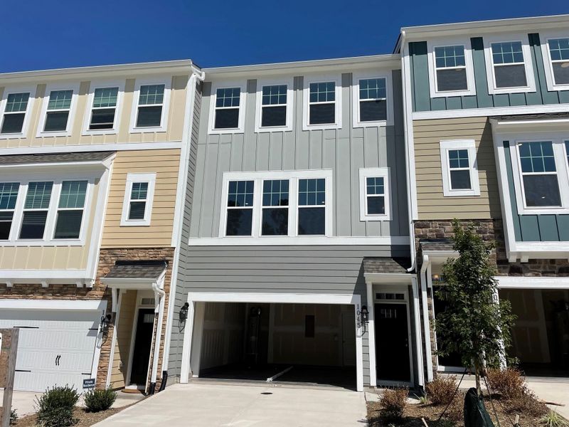 1045 Manorhaven Dr #13, Durham, NC 27703