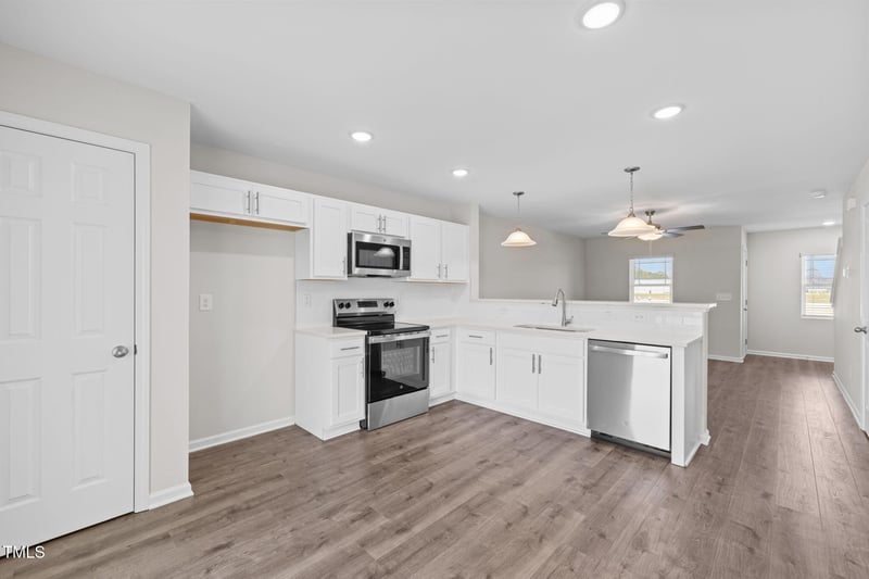 1045 Peony Ln, Youngsville, NC 27596