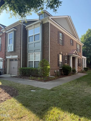 1045 Remington Oaks Cir, Cary, NC 27519