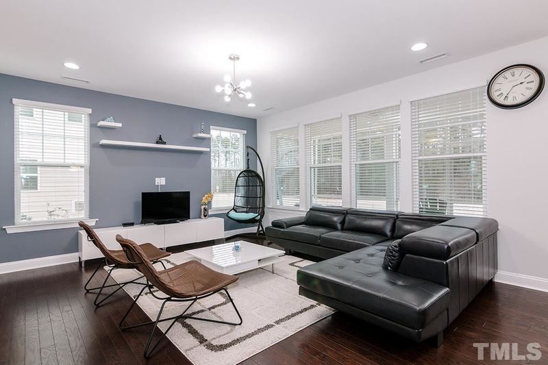 1046 Craigmeade Dr, Morrisville, NC 27560
