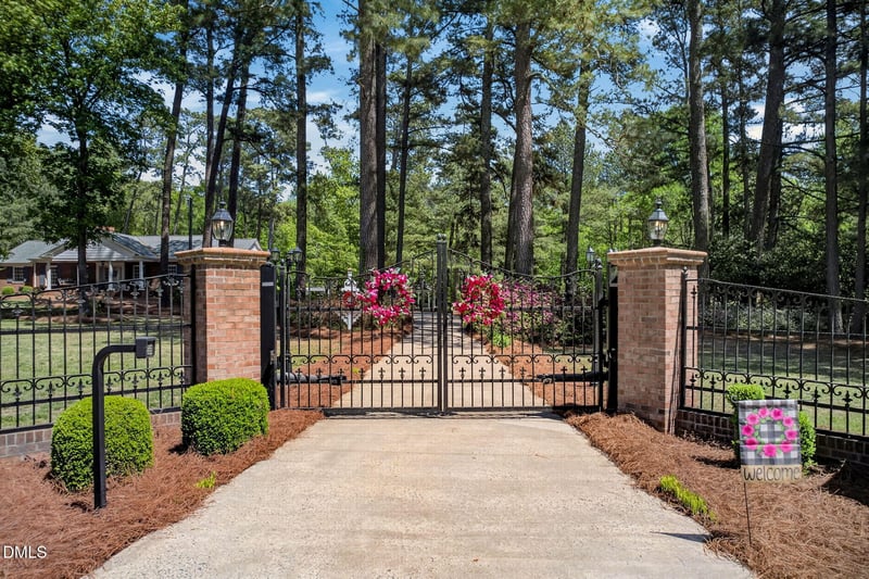 1046 Johnson Rd, Coats, NC 27521
