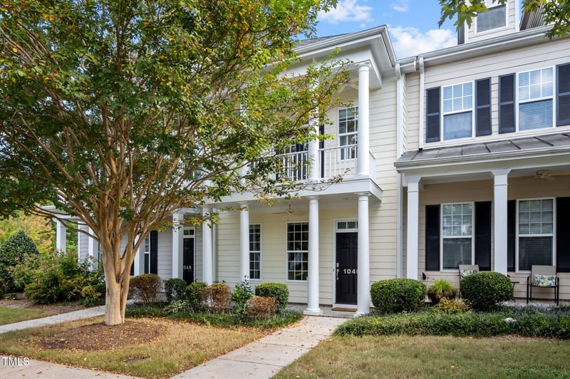 1046 Philpott Dr, Chapel Hill, NC 27517